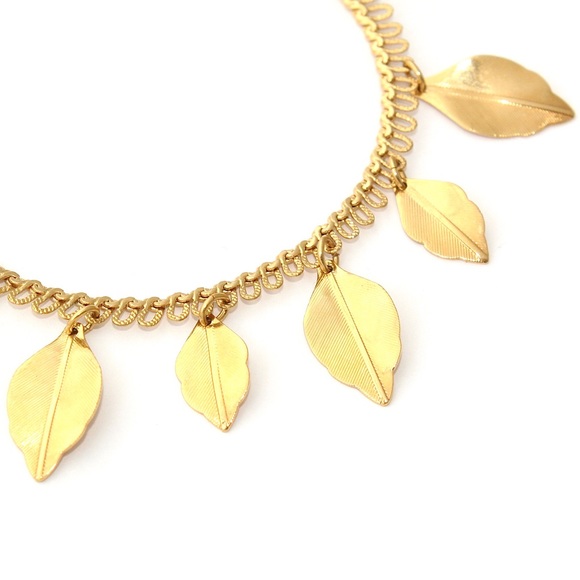 Vintage Trifari Leaf Charm Bracelet Gold Plated Dangle Leaves - Picture 2 of 5